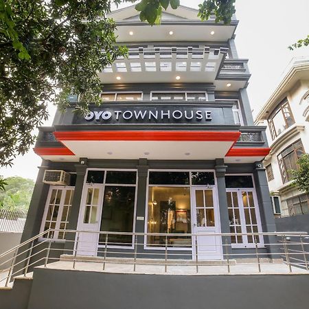 Townhouse 330 Dlf Phase-2 Near Leisure Valley Park グルガウン エクステリア 写真