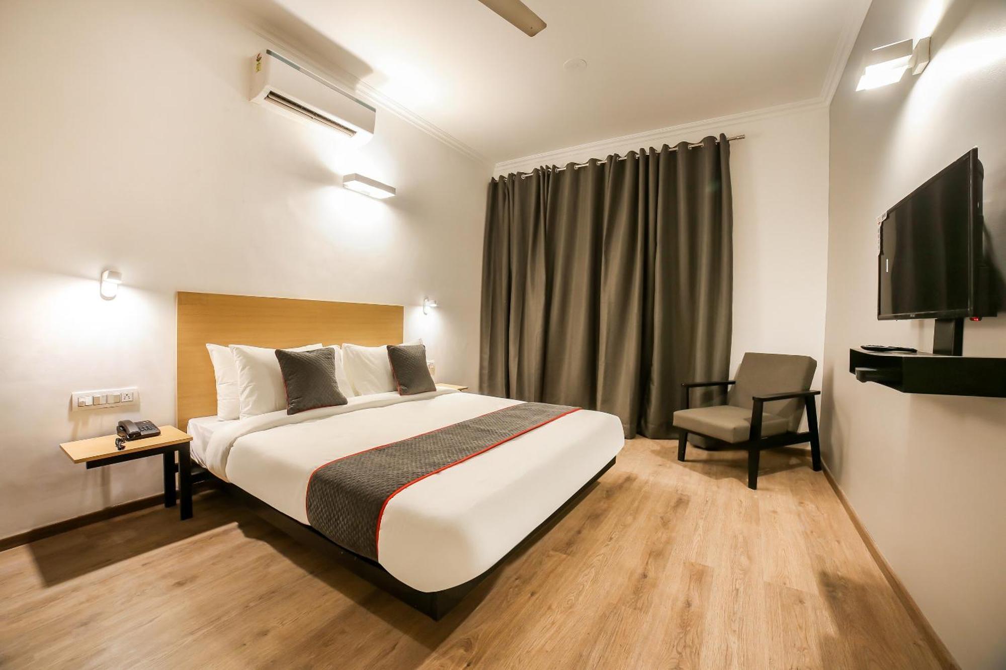 Townhouse 330 Dlf Phase-2 Near Leisure Valley Park グルガウン エクステリア 写真