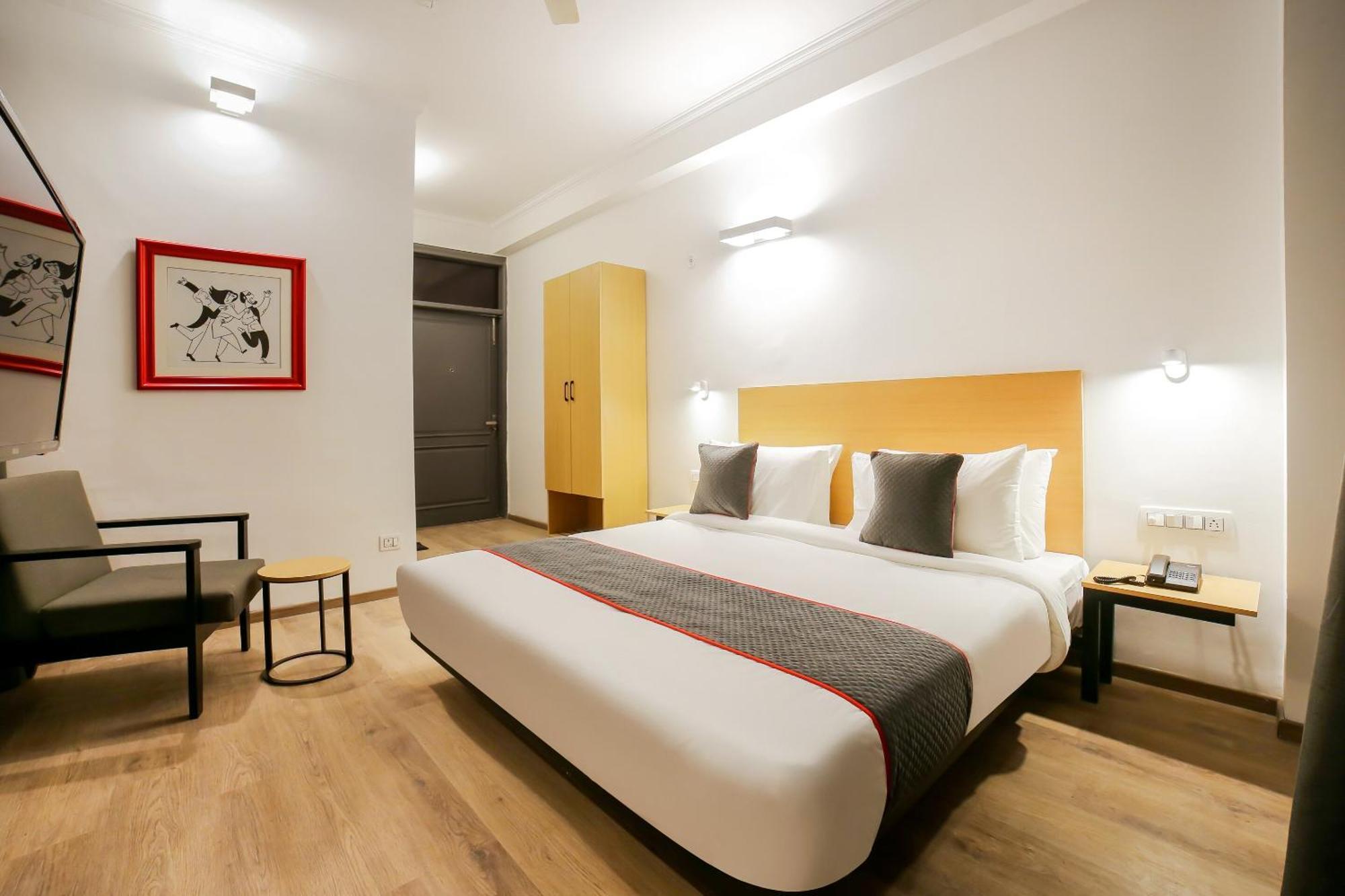 Townhouse 330 Dlf Phase-2 Near Leisure Valley Park グルガウン エクステリア 写真