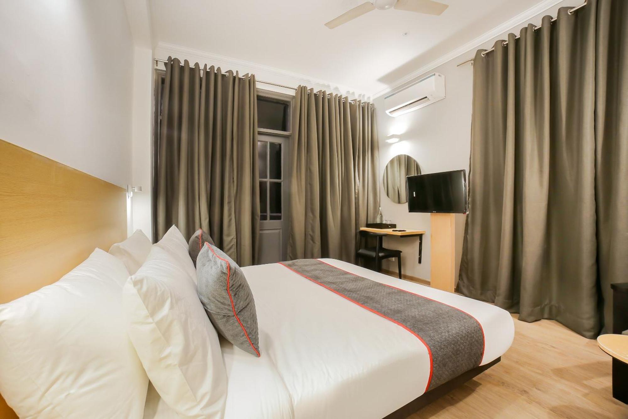 Townhouse 330 Dlf Phase-2 Near Leisure Valley Park グルガウン エクステリア 写真