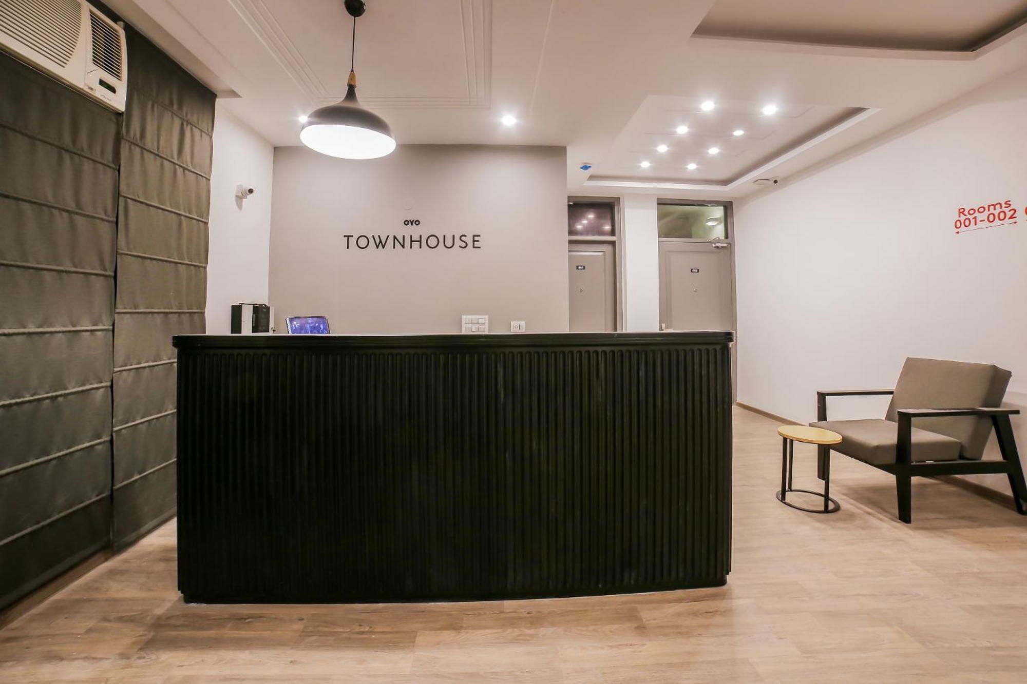 Townhouse 330 Dlf Phase-2 Near Leisure Valley Park グルガウン エクステリア 写真