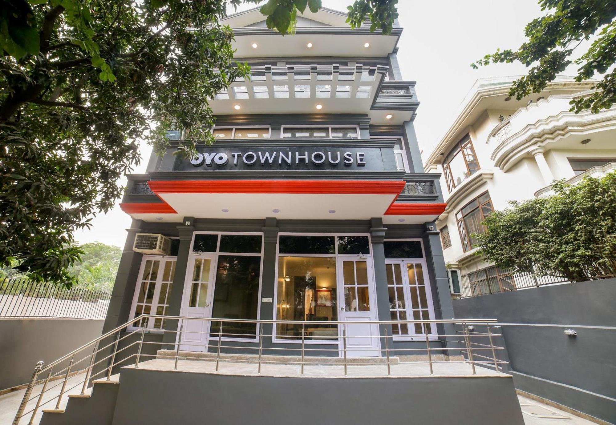 Townhouse 330 Dlf Phase-2 Near Leisure Valley Park グルガウン エクステリア 写真