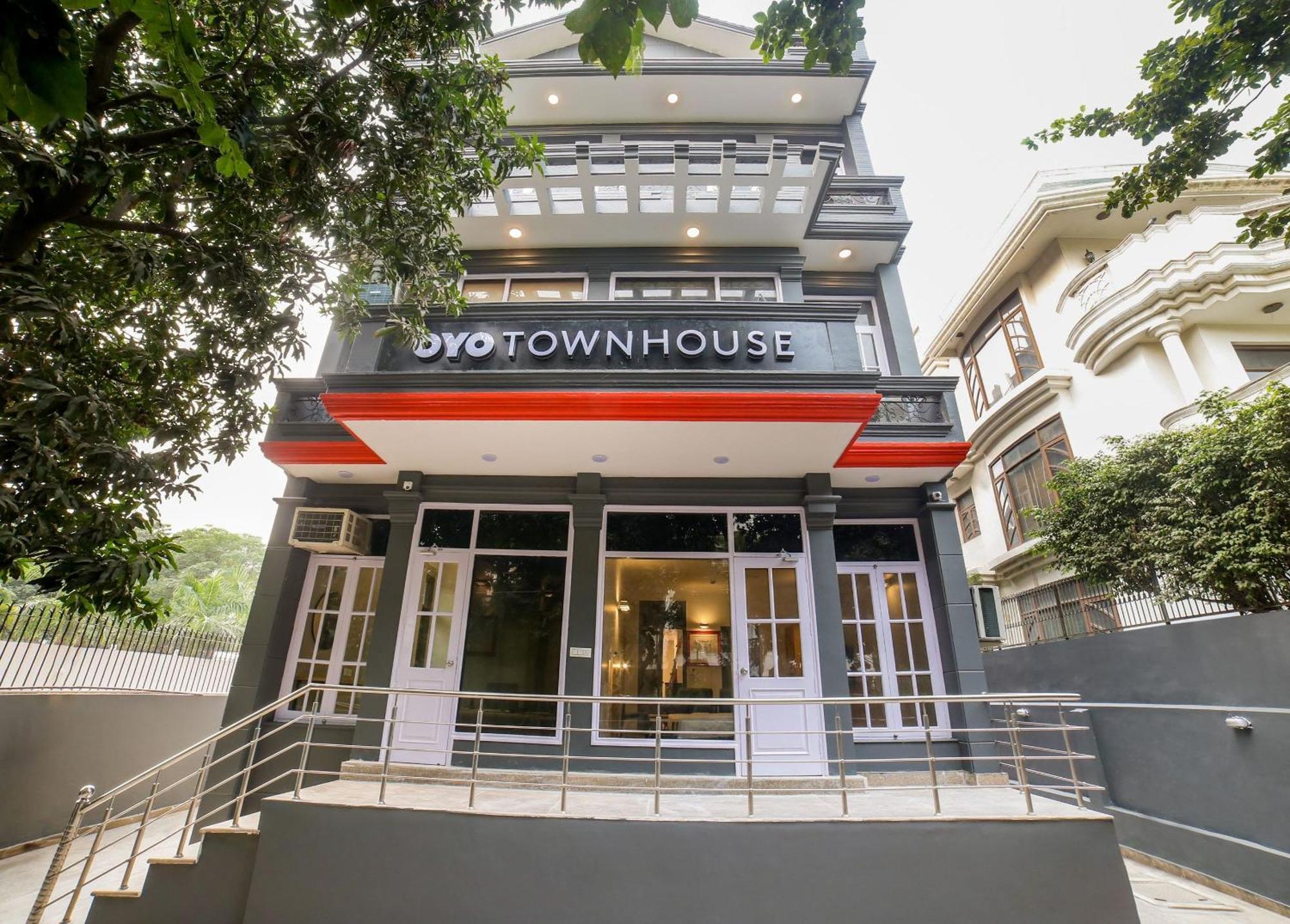 Townhouse 330 Dlf Phase-2 Near Leisure Valley Park グルガウン エクステリア 写真