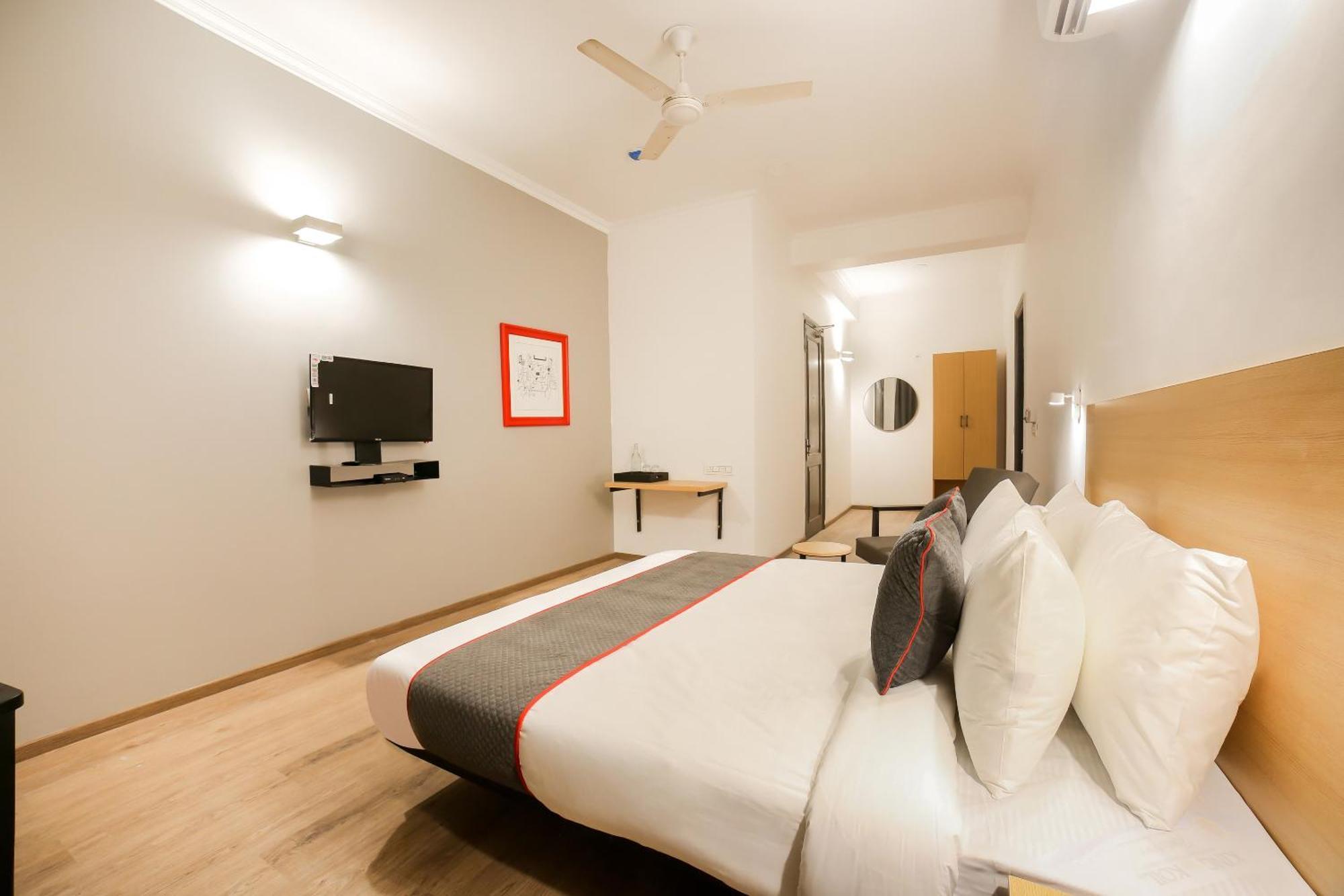 Townhouse 330 Dlf Phase-2 Near Leisure Valley Park グルガウン エクステリア 写真