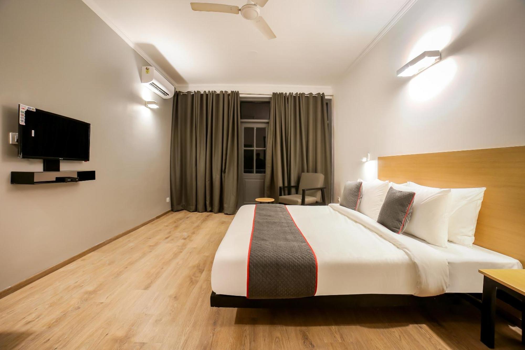 Townhouse 330 Dlf Phase-2 Near Leisure Valley Park グルガウン エクステリア 写真