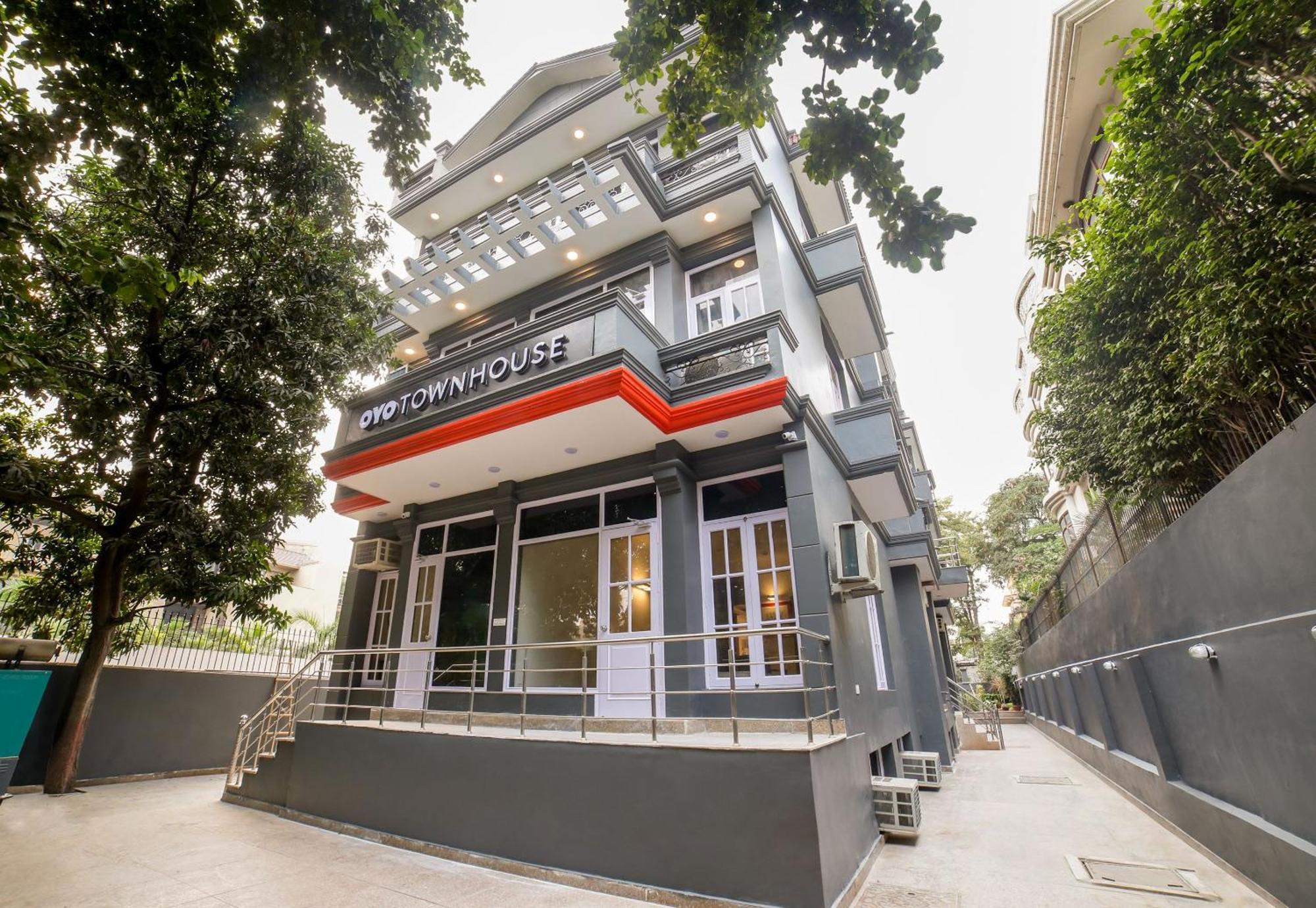 Townhouse 330 Dlf Phase-2 Near Leisure Valley Park グルガウン エクステリア 写真