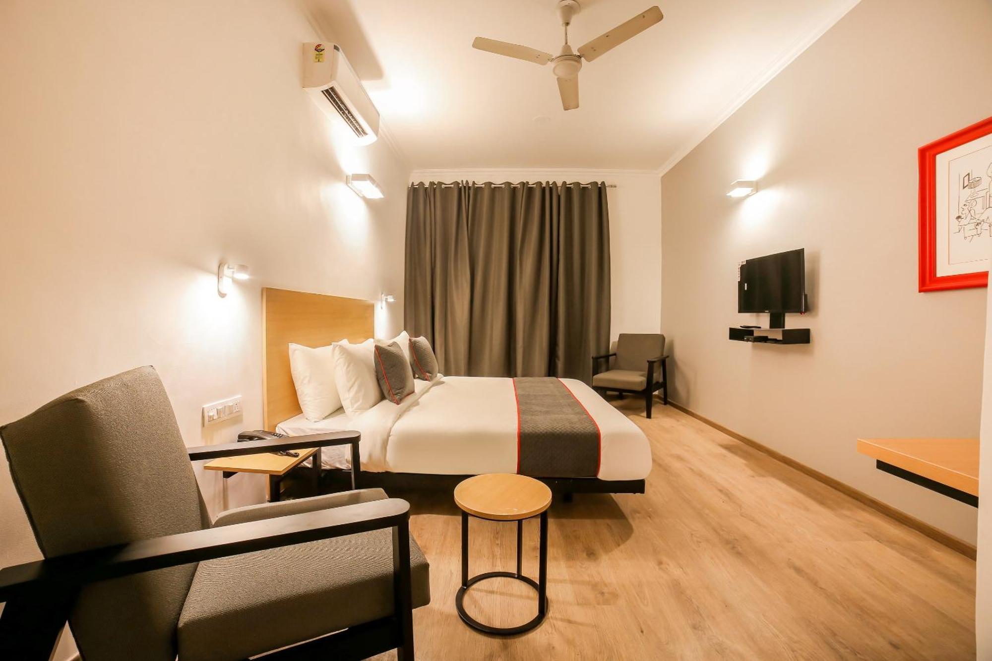 Townhouse 330 Dlf Phase-2 Near Leisure Valley Park グルガウン エクステリア 写真
