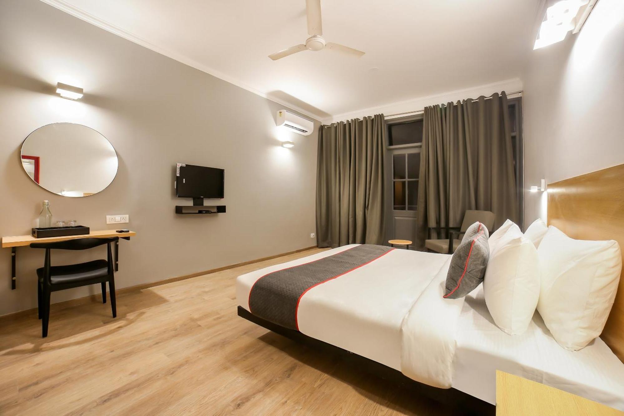 Townhouse 330 Dlf Phase-2 Near Leisure Valley Park グルガウン エクステリア 写真