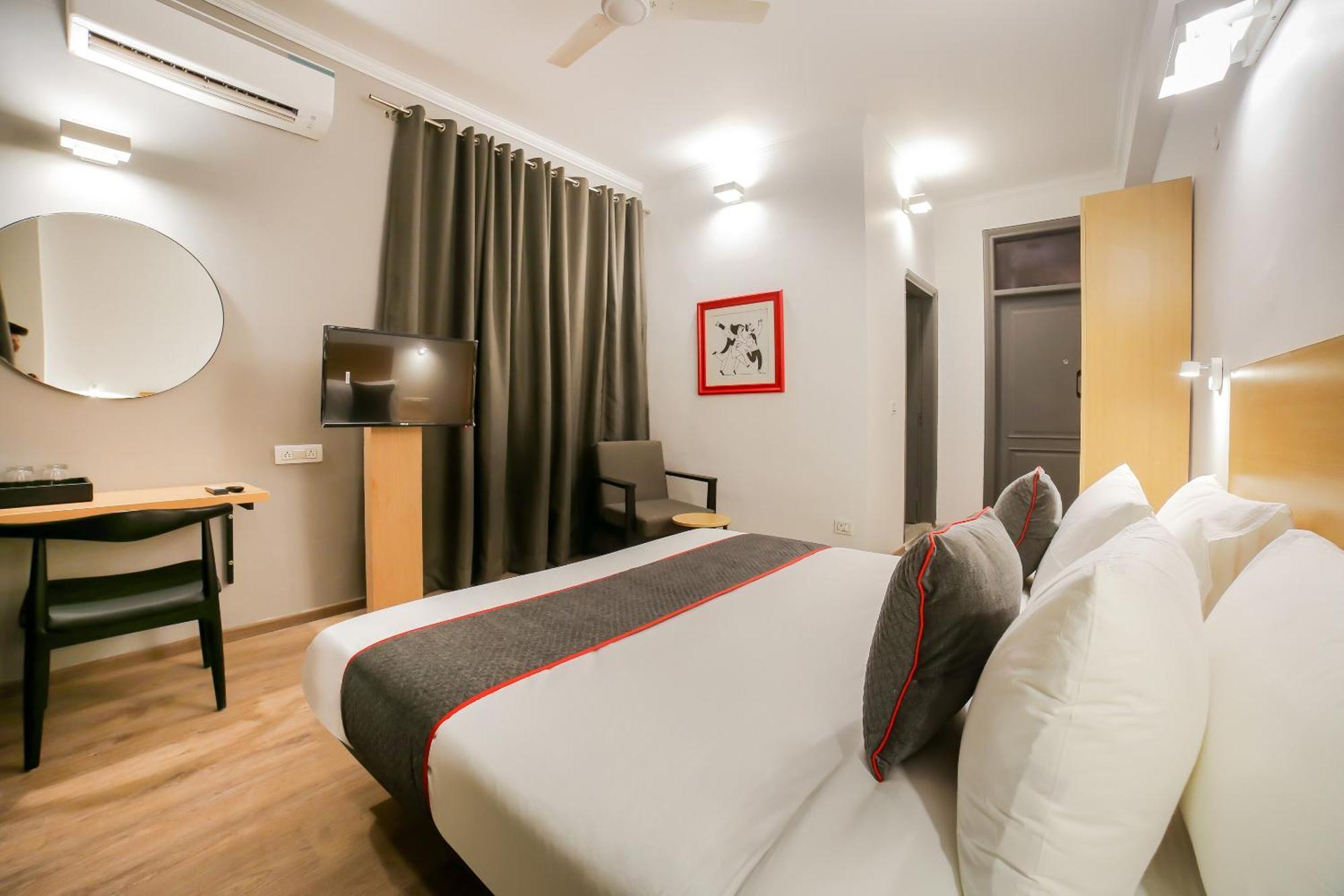 Townhouse 330 Dlf Phase-2 Near Leisure Valley Park グルガウン エクステリア 写真